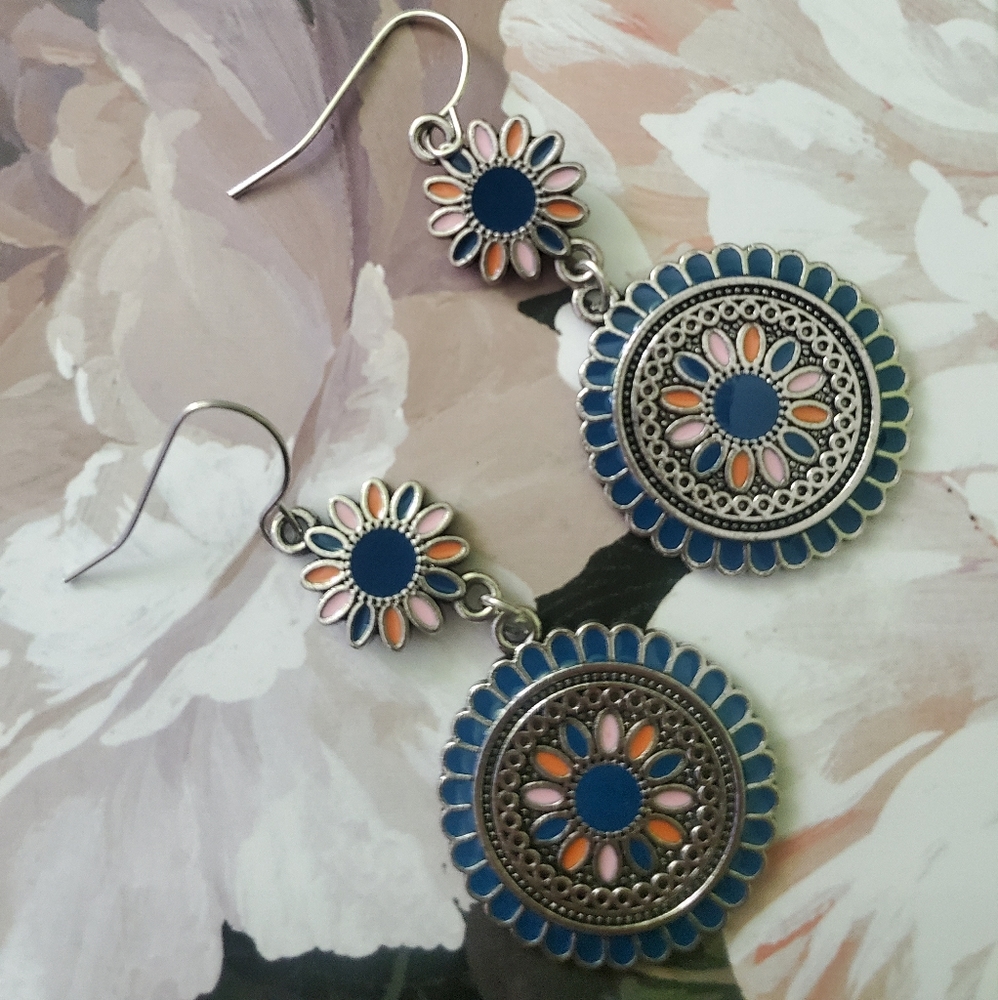 Flower Earrings - Picture 2 of 4